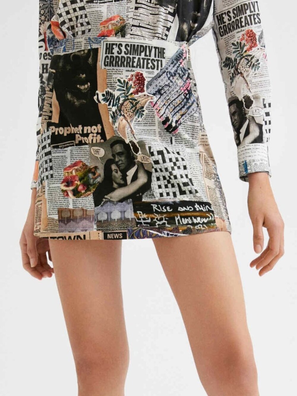 Breaking: '90's Coded Newspaper Print Mini Skirt Hot off The Press from Desigual
